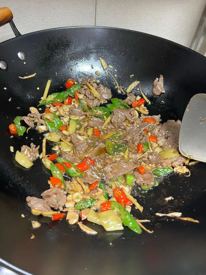 辣椒香菜炒牛肉 第 5 步