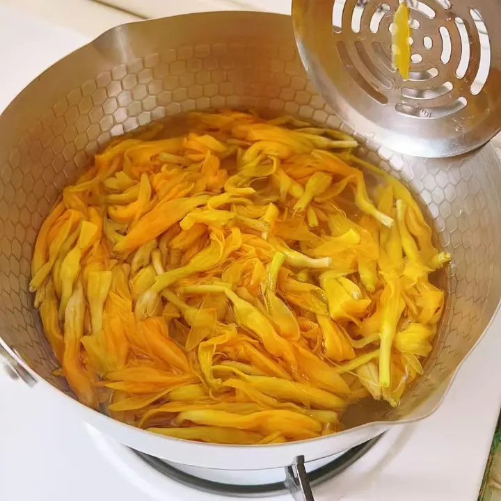 黄花菜烩猪肚 第 9 步
