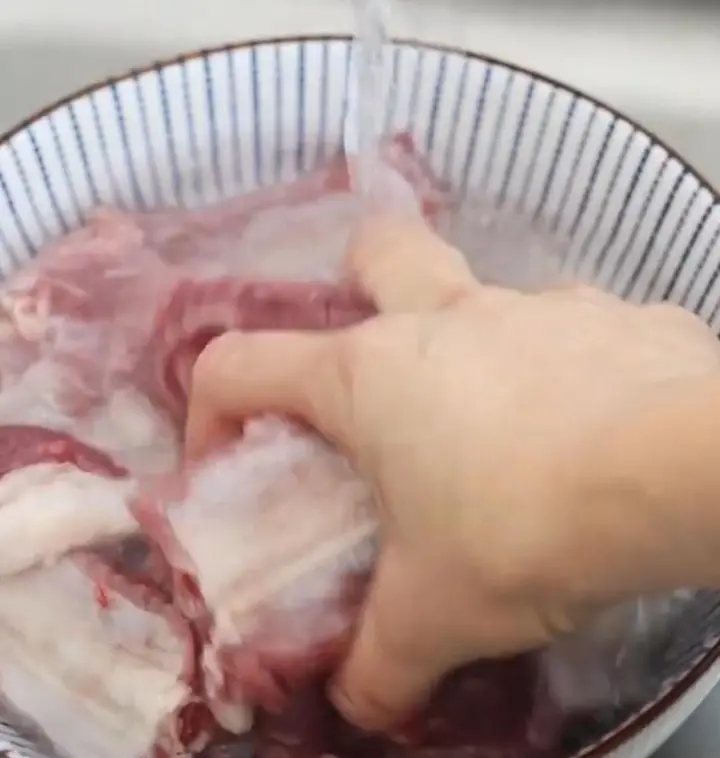 电饭煲焖排骨 第 2 步