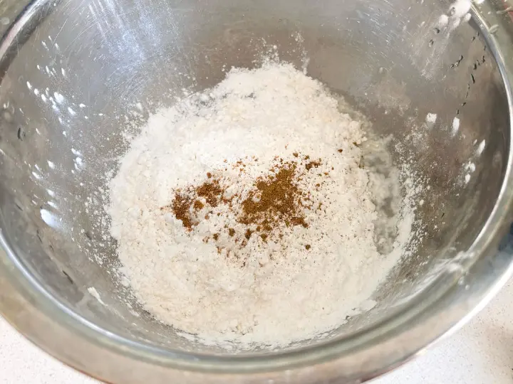 椒盐干炸小黄鱼 第 2 步