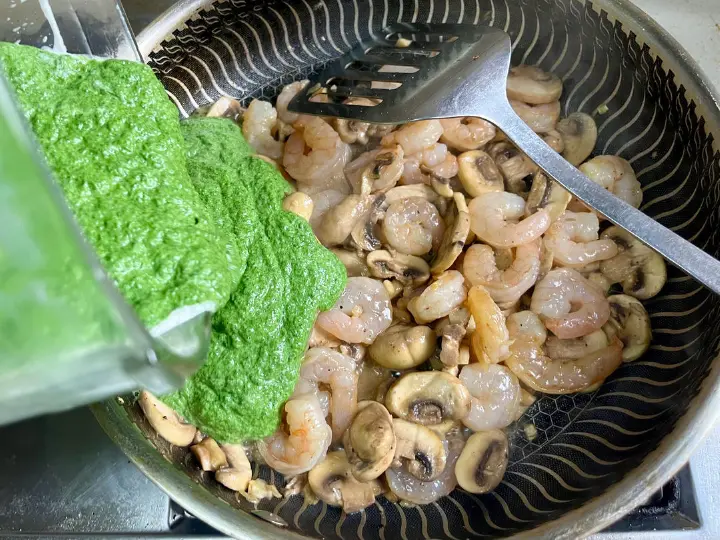 奶油菠菜蘑菇大虾意面 第 12 步