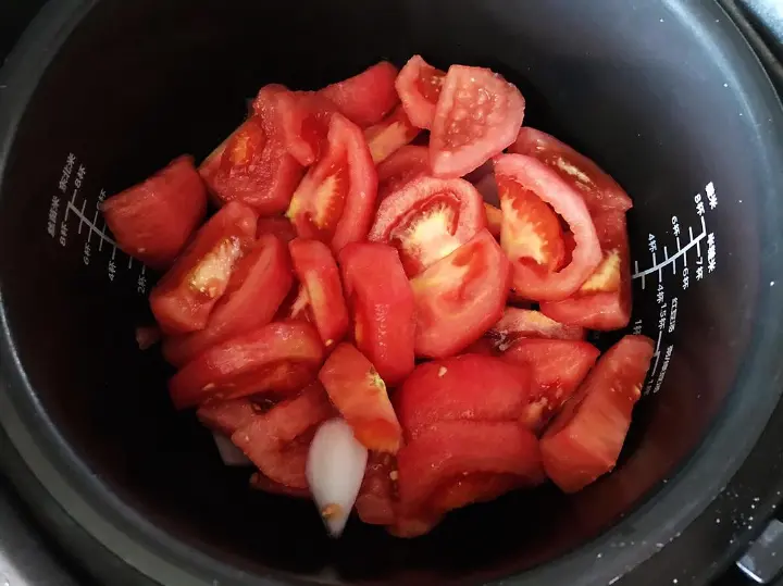 番茄土豆炖牛肉 第 3 步